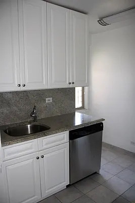 Rented by Michael K Namm Associates | media 14