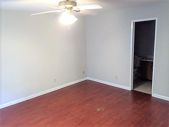3rd image of 460 Cambria Dr
