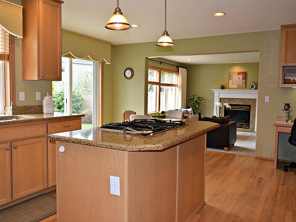 5th image of 23321 NE 15th Pl