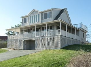 76 Bald Head Cliff Rd, Cape Neddick, ME 03902