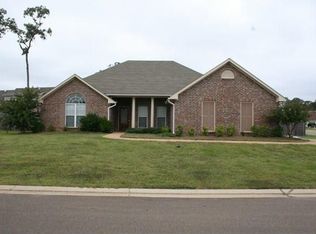 389 Kings Ridge Cir, Brandon, MS 39047