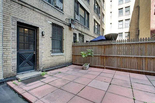 Rented by Halstead Real Estate | media 28