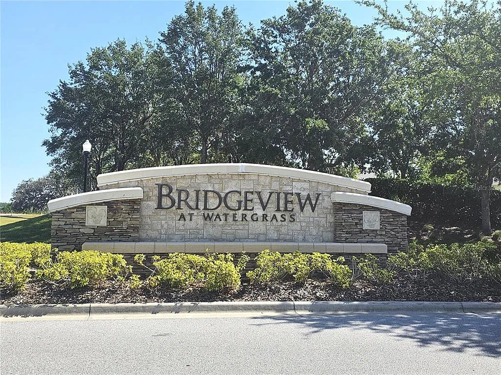 3 bed, 2.5 bath, 1860 sqft, $2,300 — Photo 2