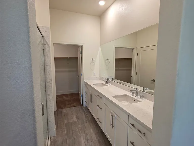380 Riesling Ave #33 — Photo 9