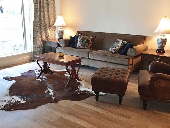 3rd image of 5200 Lake Highlands Dr