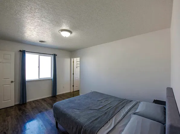 2720 La Habra St, Farmington, NM 87401