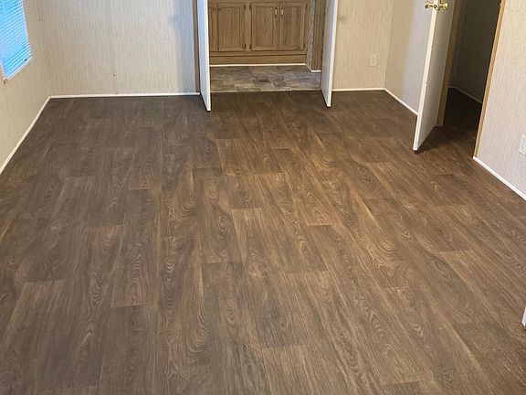 5th image of 121 Driftwood Ln