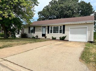 709 Groveland St, Creve Coeur, IL