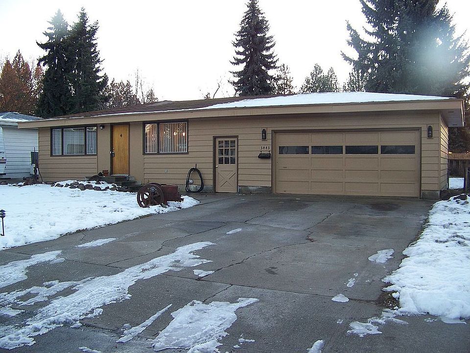ranch style home, 2car garage