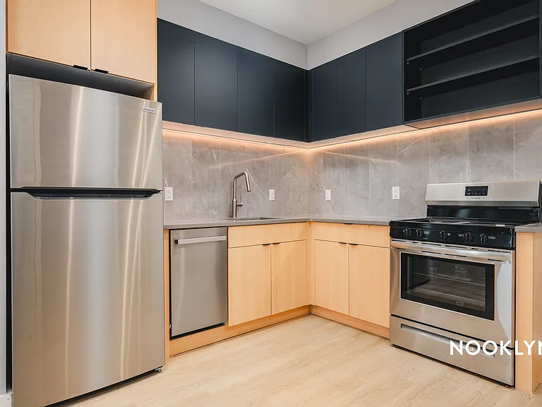 26-25 4th St #1531 — Photo 2