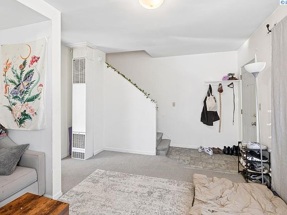 4th image of 732 NW Ritchie St