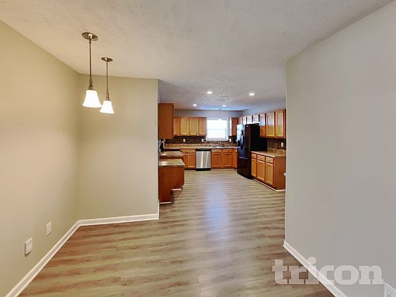 5th image of 901 Laramie Ct