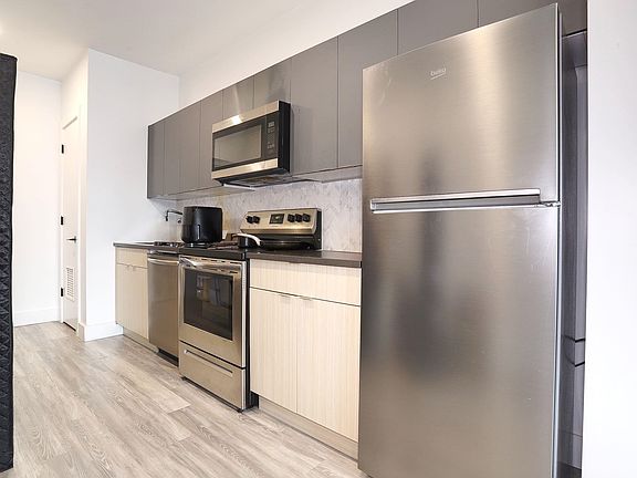 3rd image of 327 Communipaw Ave APT 404