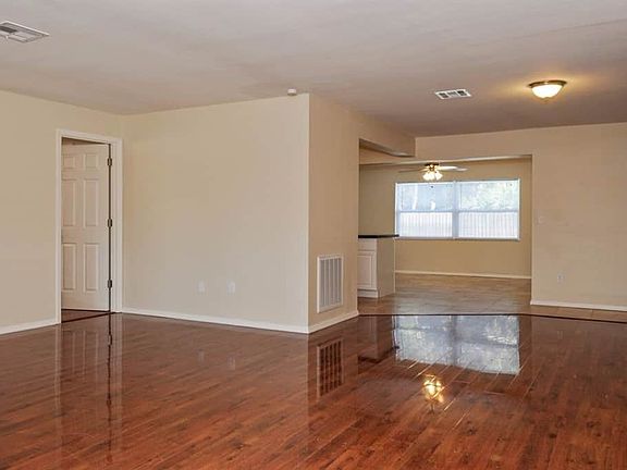 3rd image of 10480 Hetrick Cir W