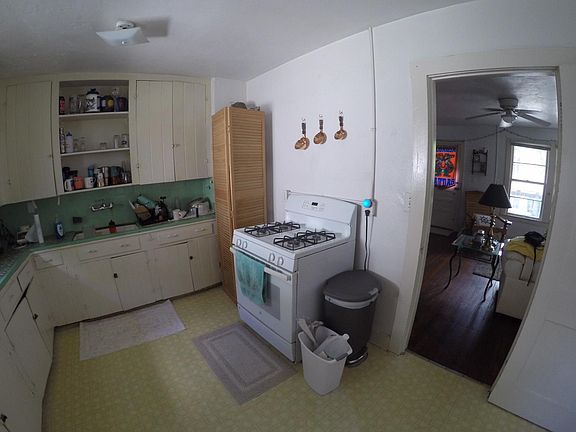 2nd image of 303 NW 15th Ter