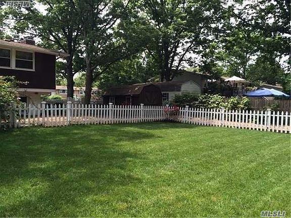 4th image of 25 Fairway Dr