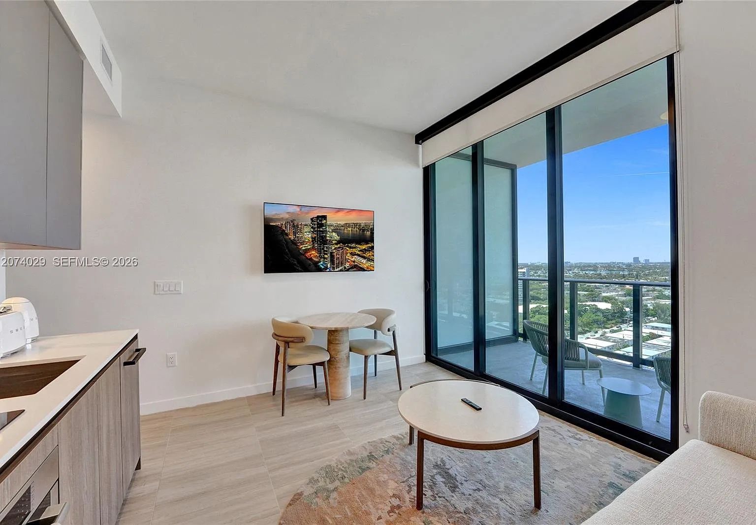 1 bed, 1.0 bath, 412 sqft, $5,000 — Photo 3