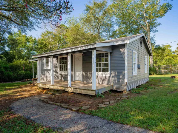 419 N Central St, Hallsville, TX 75650