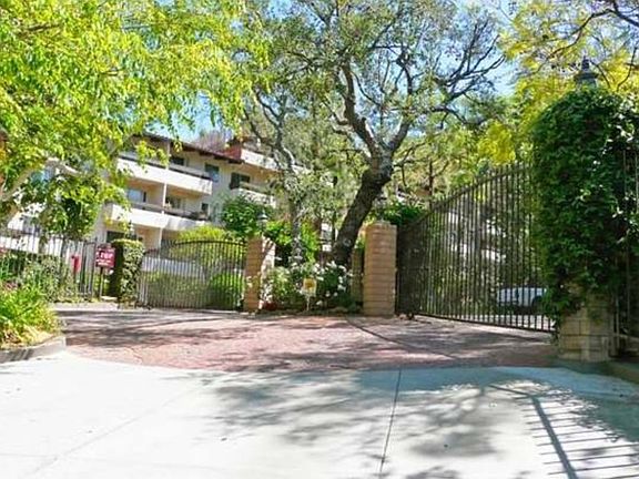 2nd image of 2700 Cahuenga Blvd E APT 4107