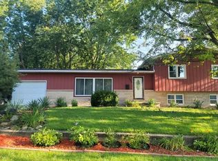 1504 Briarcliff Dr, Urbana, IL 61802