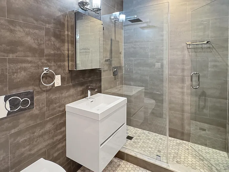 921 Washington Ave #345 — Photo 5