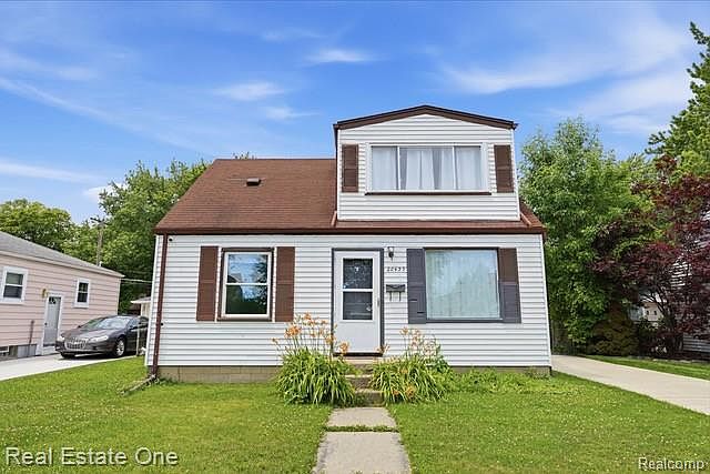 1st image of 26435 Chippendale St
