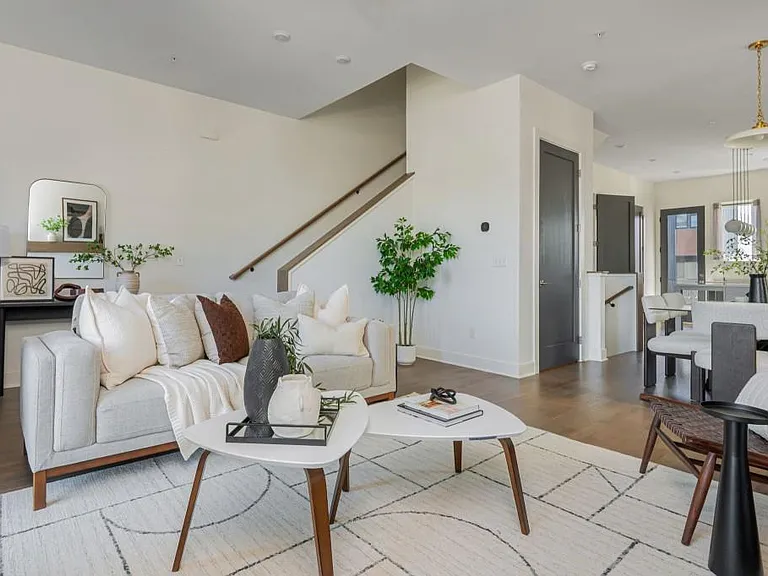 2347 Hosea L Williams Dr #11 — Photo 15