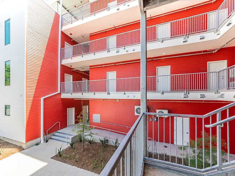 436 E Vermilion St #207 — Photo 5