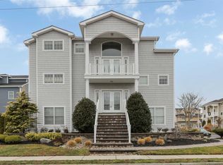 900 N Cambridge Ave, Ventnor, NJ 08406