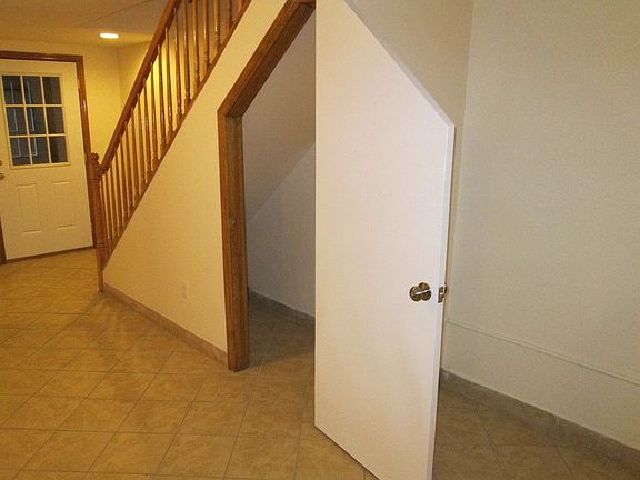 5th image of 480 Smith St #1
