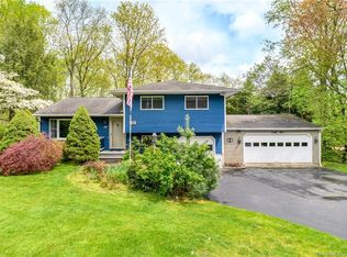 22 Algonquin Rd, Norwalk, CT 06851