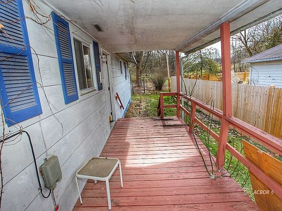 4th image of 46 Redwood Dr
