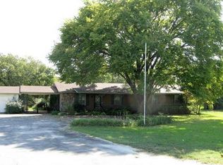 9016 Brooks Rd, Burleson, TX 76028