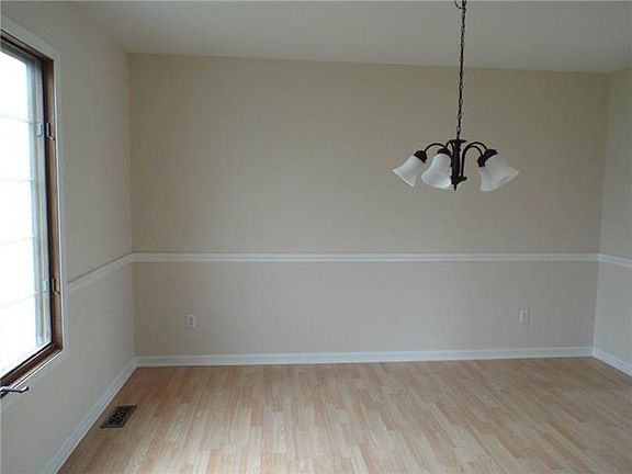 4th image of 26331 Oak Meadow Dr W