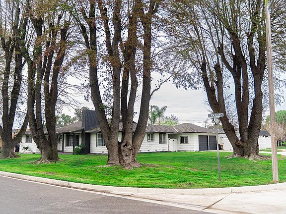 4th image of 2220 N El Capitan Dr