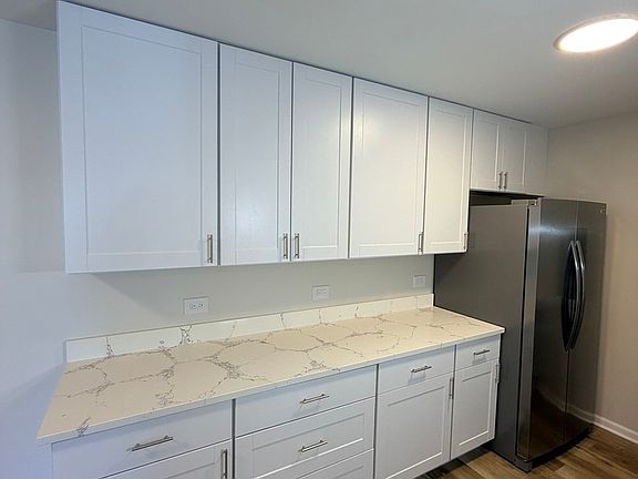 5th image of 720 Wellington Ave Unit 219