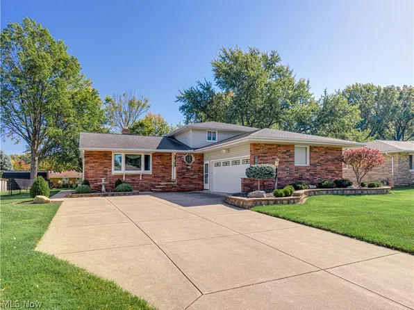 6187 Carlyle Dr, Seven Hills, OH 44131