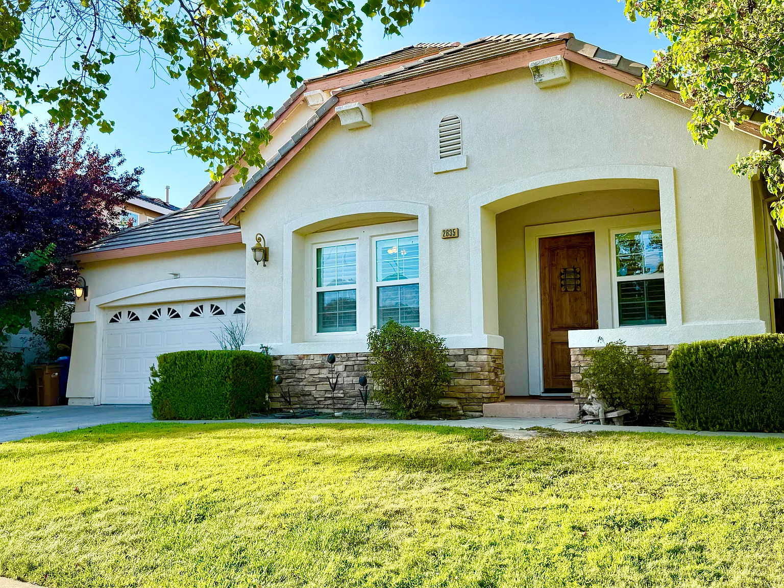 4 bed, 2310 sqft, $3,650 — Photo 3