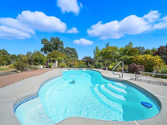 4th image of 8087 El Pino Dr