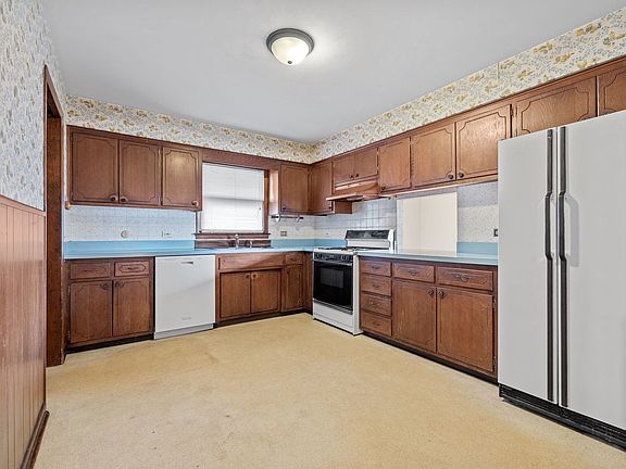 5th image of 1333 Poplar Ct