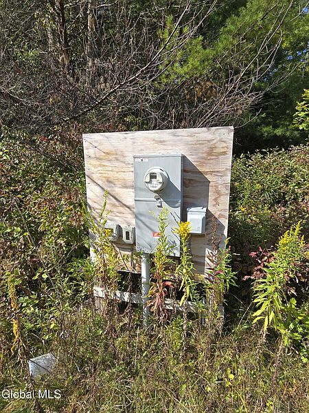 5th image of 304 Anderson Road