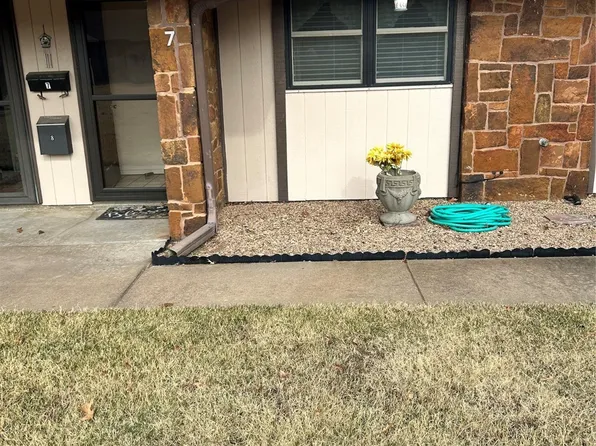313 E Angus Ave APT 7, Dewey, OK 74029