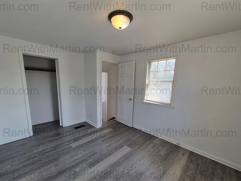 137 Hope Ave — Photo 15