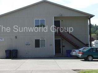 1129 N 3rd Ave APT 102, Kelso, WA 98626