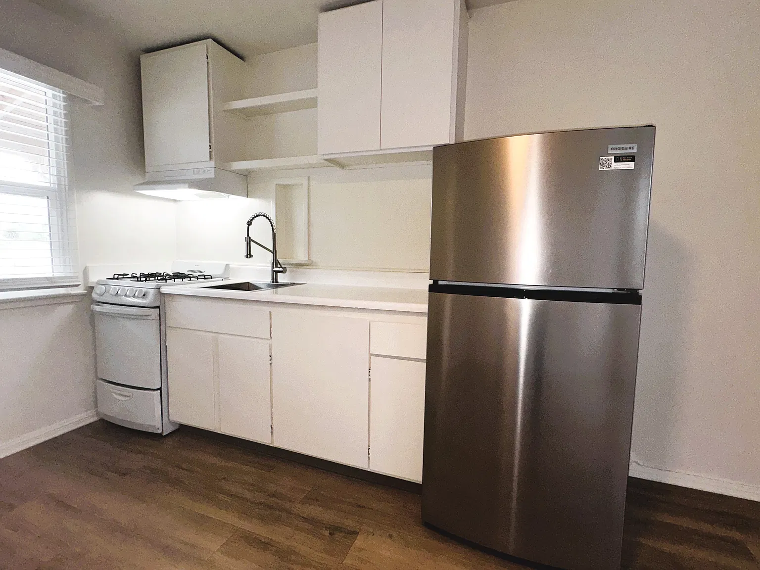 Studio, 210 sqft, $2,290 — Photo 1