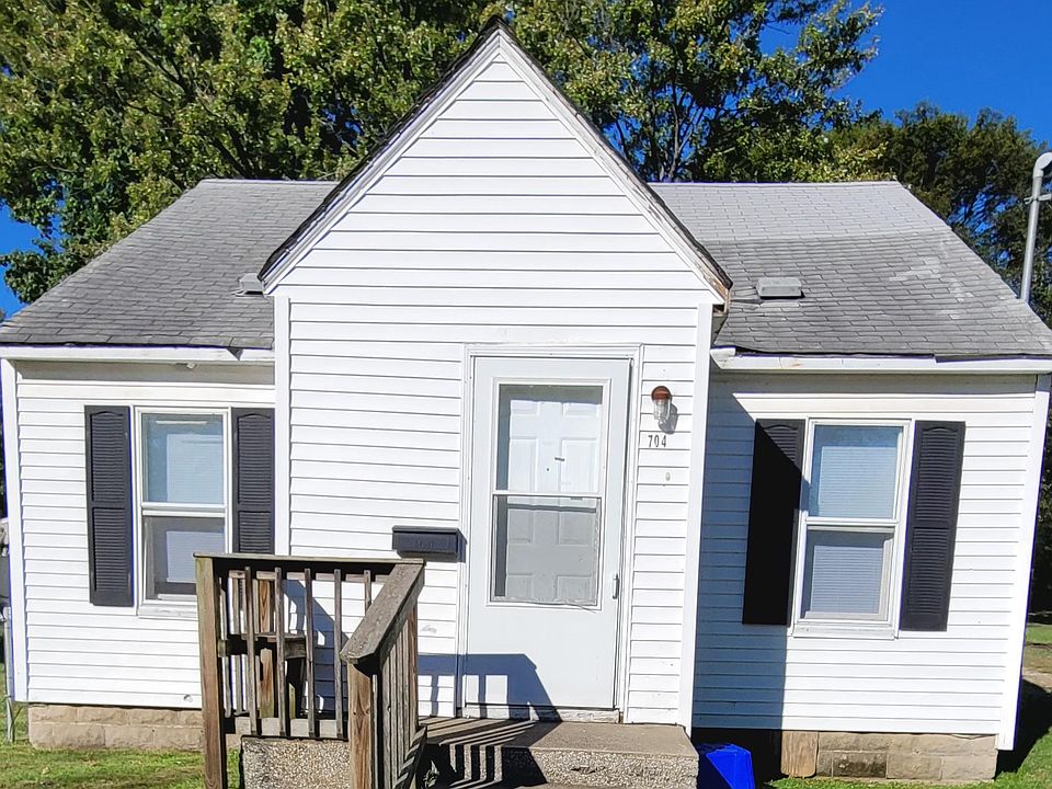 1st image of 704 N Carico St