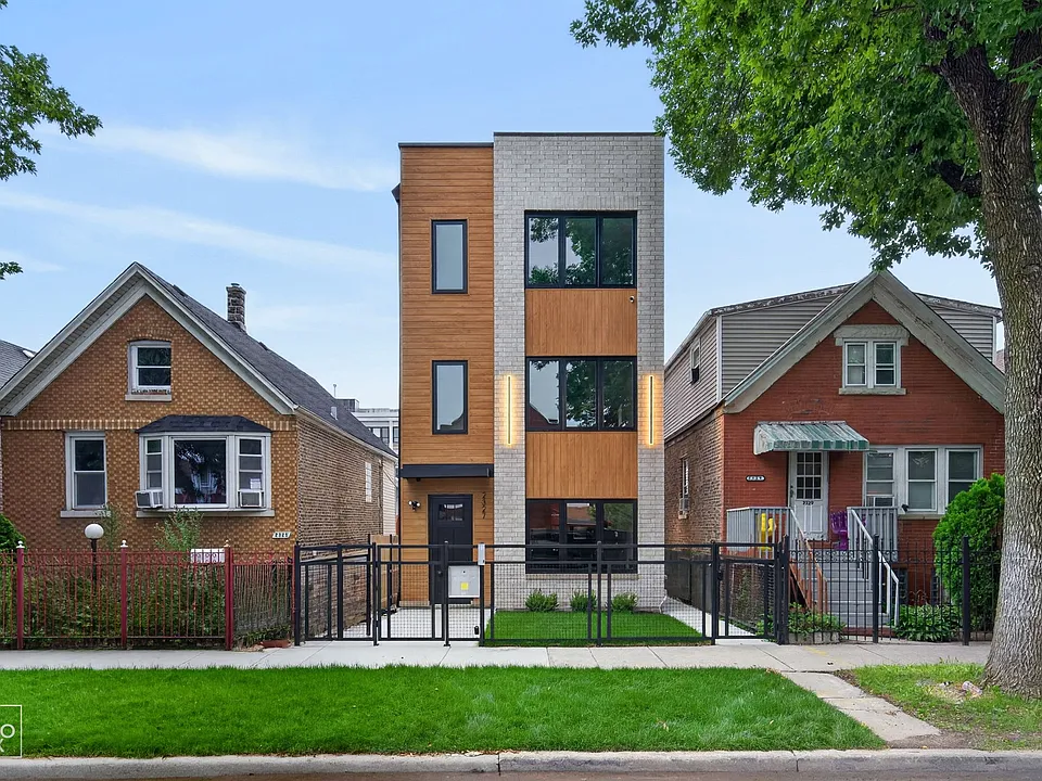 2327 S Homan Ave #2