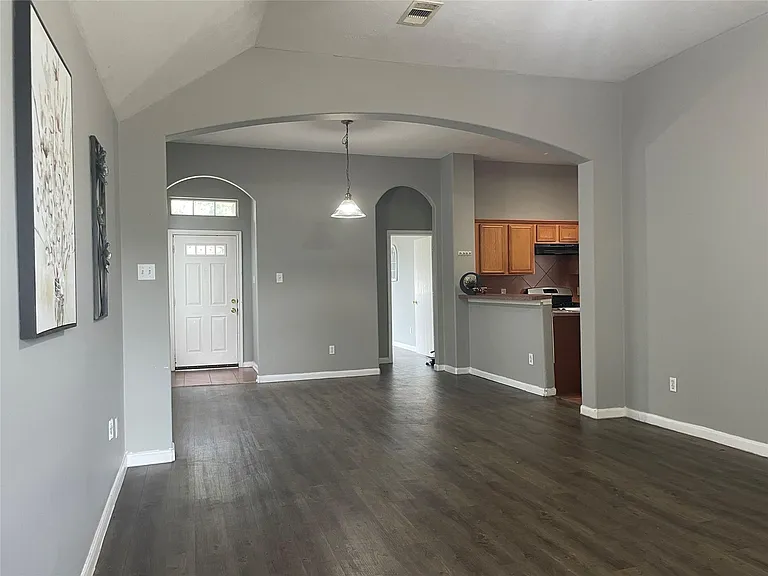 811 Forest Hillside Ln — Photo 11