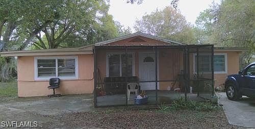 2nd image of 3931 Desoto Ave