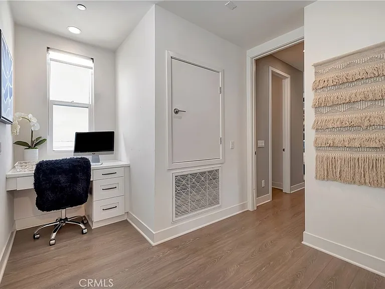 2105 Two Harbors Cir — Photo 24
